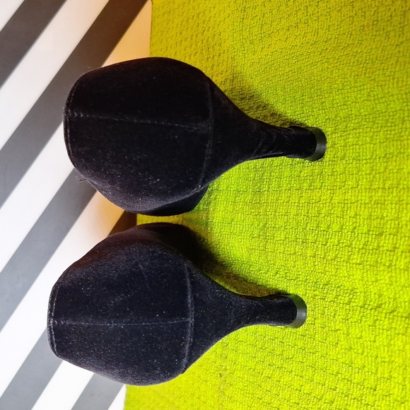 Vintage 90s velvet heels - Picture 3 of 5